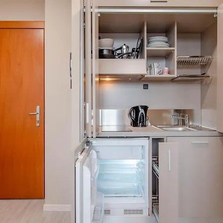 Regina Apartment *